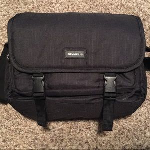 COPY - NWOT Olympus Handicam/Photo Satchel
